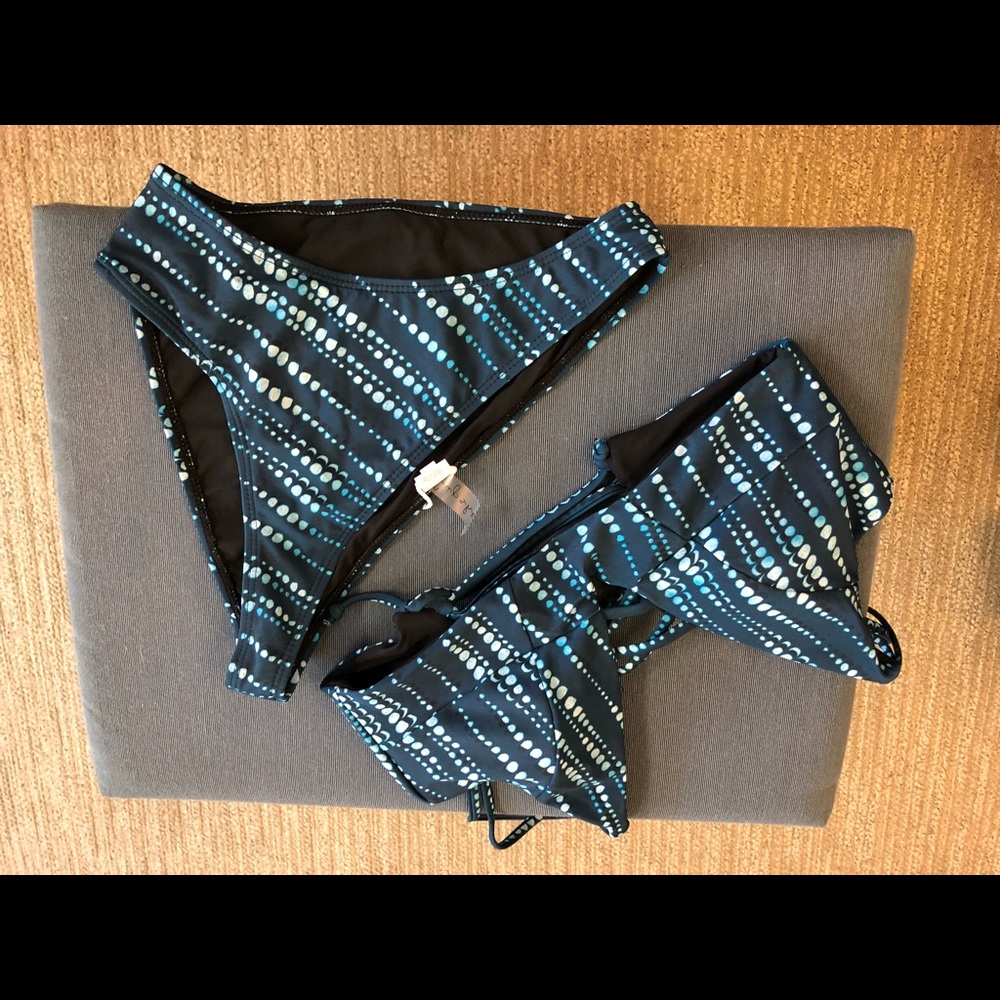 NWT, MEDIUM CUPSHE BIKINI BLUE